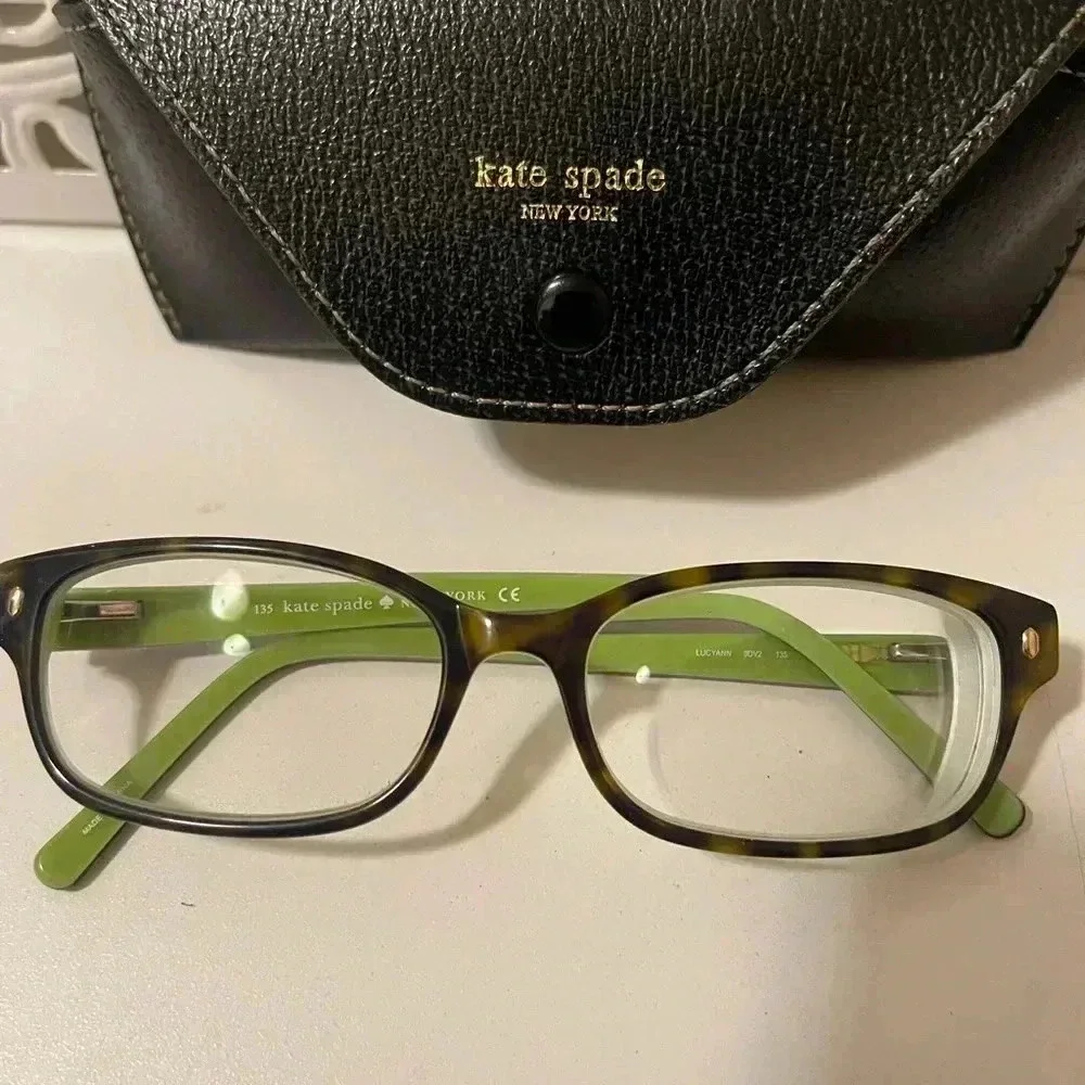 Kate Spade great color, high quality eyeglass Comes with case